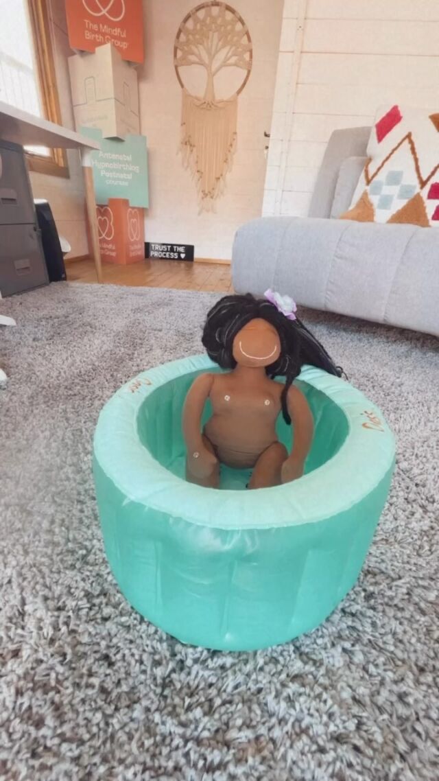 A little birth pool upsizing magic! 🪄

Birth pools at home can be a great source of comfort and relaxation during labour and for the birth. You don’t have to use one if you have a home birth, but many do! 

Did you use a pool at your home birth? How did you find the set up and packing it away? It’s something many of our clients ask so we’d love to hear your experiences! 🩵